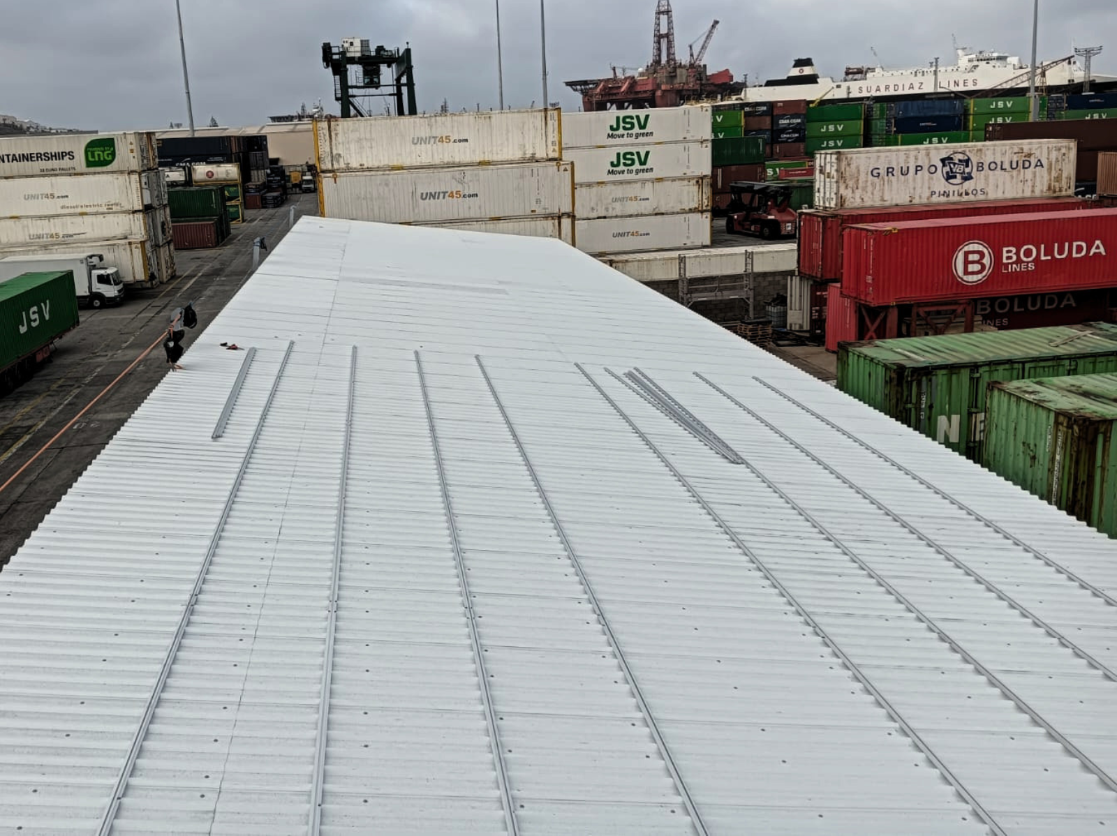 cubierta-metalica-panel-de-sandwich-nave-industrial