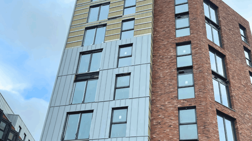 fachadas engatilladas en zonas residenciales
